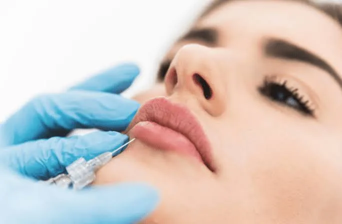 Avaliação médica para preenchimento facial no Instituto Venanzi em Campo Mourão