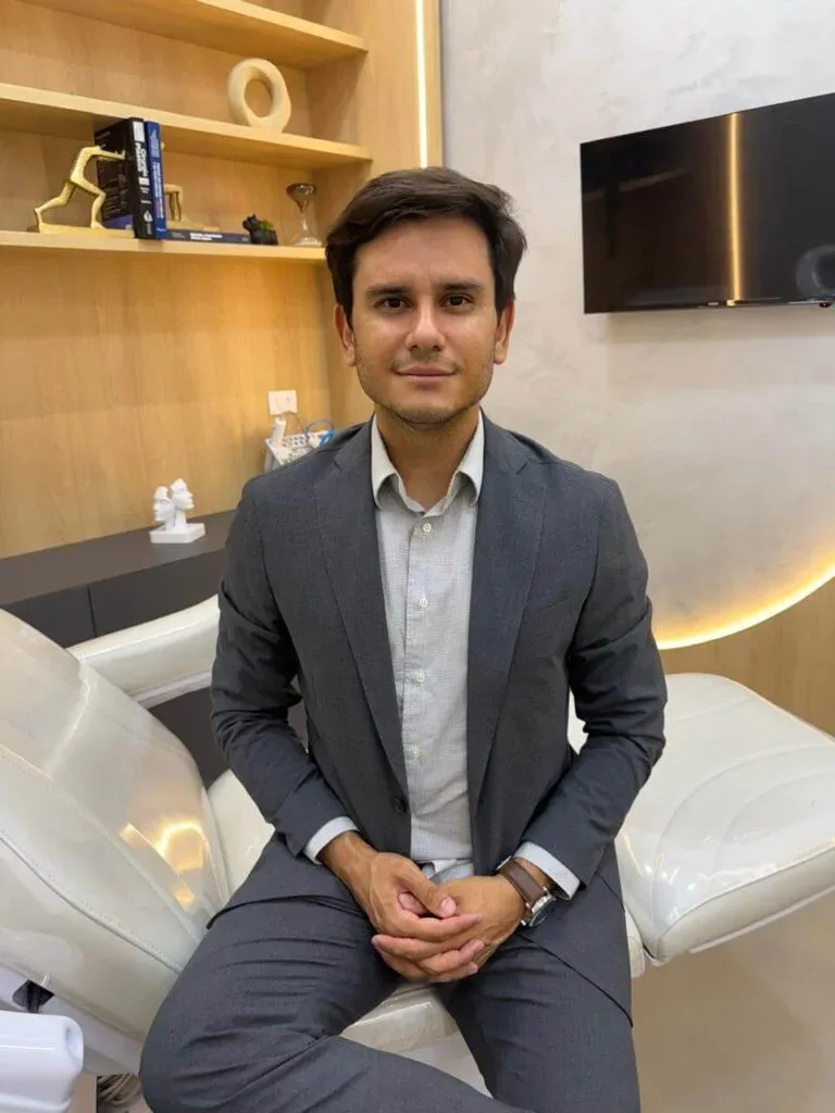 Dr. Maycon Francis de Souza, dermatologista responsável pelo Instituto Venanzi em Campo Mourão